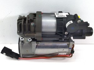 Компресор пневмопідвіски BMW 7 G11, G12 37206861882, 37206884682, 4154039002, 4154033180, 4154034300