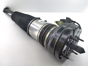 Пневмостойка амортизатор задней подвески Audi A8 (D4 4H) 4H0616001AK, 4H6616001G, 4H0616001AJ, 4H0616001AH, 4H0616001AC, 4H0616001AD, 4H0616001AB, 4H0616001C, 4H0616001N, 4H0616001M, 4H6616001F, 4H0616001J, 4H0616002J, 4H0616002AK, 4H6616002G, 4H0616002A
