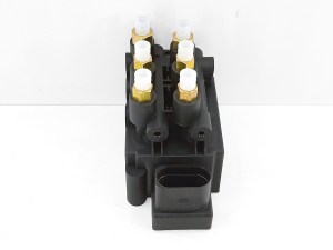 Блок клапанов пневмоподвески Audi A6 C8 4A 4N0616013A, 4N0616013