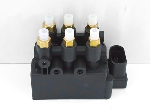 Блок клапанів пневмопідвіски Audi A8 D5 4N ATM 4N0616013A, 4N0616013
