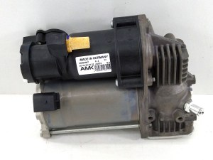 Компресор пневмопідвіски Land Rover Range Rover Sport L494 AMK