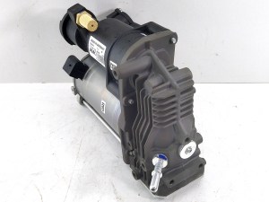Компресор пневмопідвіски Land Rover Range Rover L322 AMK